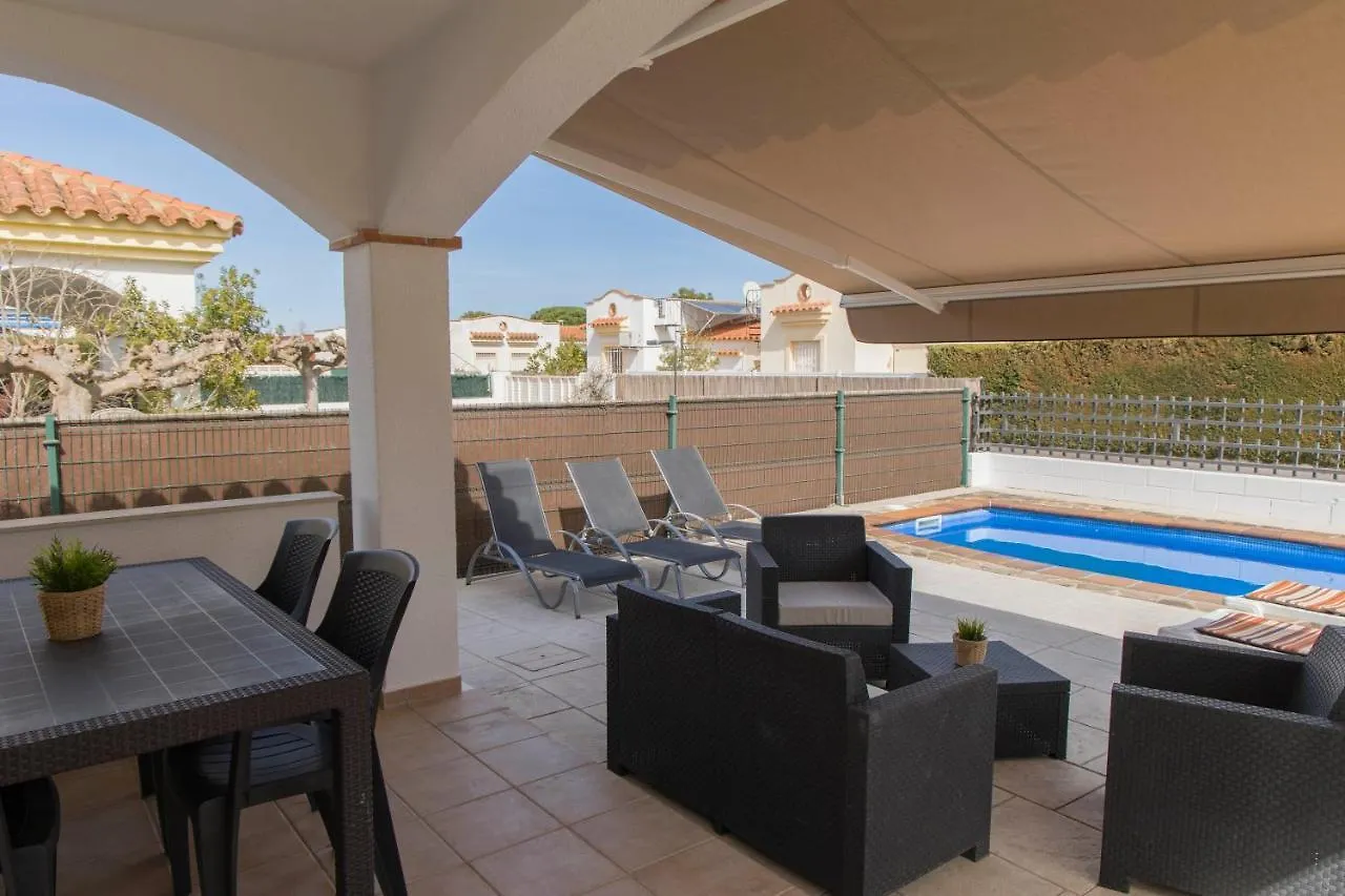 Villa Montse Riumar